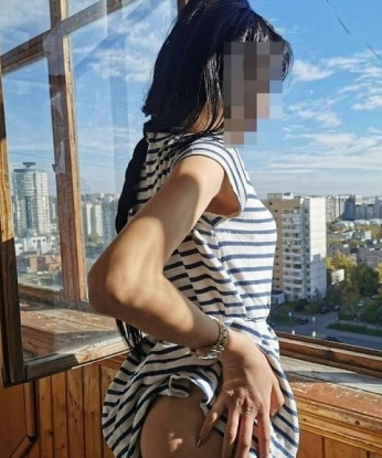 Со мной каждая минута будет наполнена блаженством и наслаждением. Я креативная и опытная индивидуалка, готовая исполнить все твои фантазии. 🌟
Я знаю, как доставить истинное удовольствие, мое тело нежное и вкусное, а мои руки умелые и ласковые. Возможностей у меня предостаточно - от вечеринок и романтических свиданий до воплощения самых смелых фантазий в постели. 🔥
Мои фото подтвердят, что я настоящая красавица, о которой ты всегда мечтал. Горячие отзывы моих предыдущих клиентов - это лучшая рекомендация для тебя. 🌟
Живу я в Москве и готова встретиться с тобой в любое удобное для тебя время и место. Ты заслуживаешь только лучшего, доверься мне и я сделаю твою жизнь незабываемой! 🌹 Полина