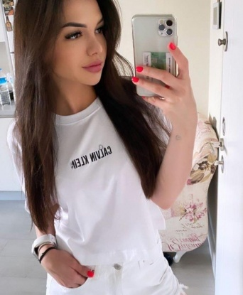 Со мной ты окунешься в мир удовольствия и наслаждения. 💋
У меня есть опыт и тысячи положительных отзывов от довольных клиентов. Мои услуги включают классический и эротический массаж, оральный секс, тройничок, анальный секс. 🍆💦
Я могу быть твоей нежной подругой или страстной любовницей, общаться и наслаждаться временем, проведенным вместе. Со мной ты забудешь о всех проблемах и окунешься в мир наслаждения. 🌈
Я живу в Москве и могу принять тебя в своей уютной квартире или приехать к тебе. Конфиденциальность и безопасность гарантированы. 💯
Позвони мне сейчас и давай воплотим в жизнь все твои фантазии. 🔥 Уля